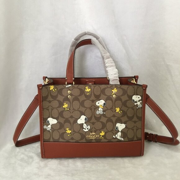 NWT COACH Peanuts Snoopy Tote bag! - Picture 2 of 15